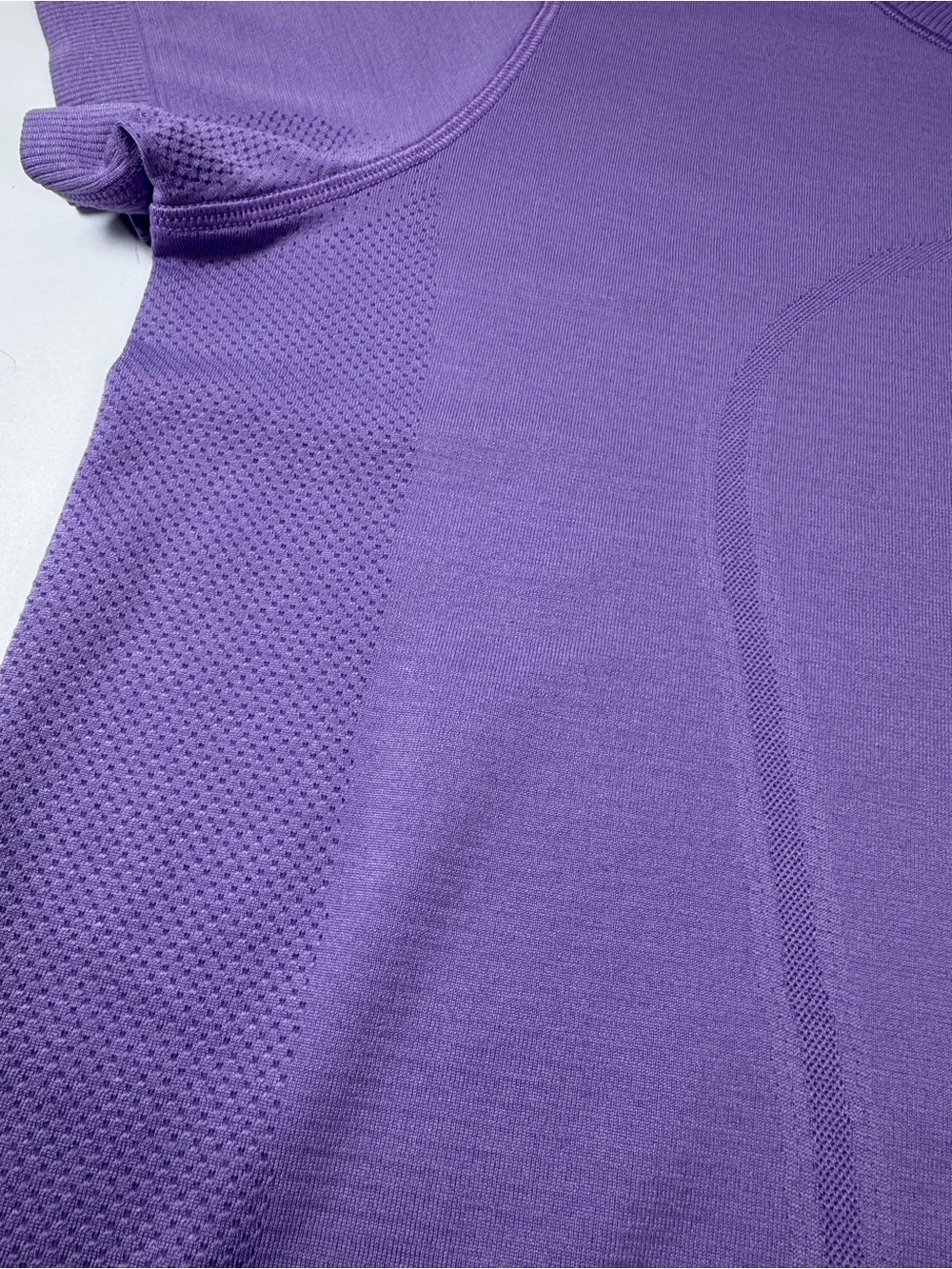 Lululemon Swiftly Tech Short Sleeve Shirt Lavender Purple - Picture 4 of 4